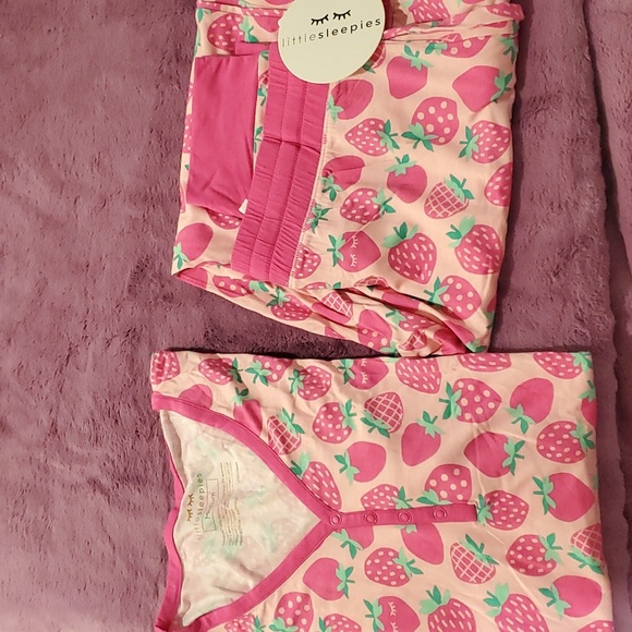 Little Sleepies Sweet Strawberry pjs - Picture 1 of 4